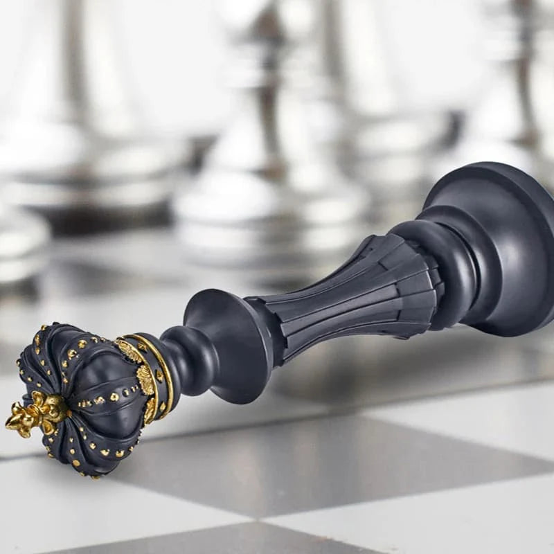 Estatueta Decorativa Peças de Xadrez em Resina - Neohousi