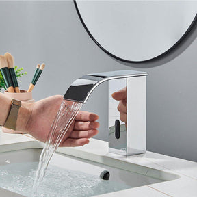 Torneira para Banheiro com Sensor Touch - Futura - Neohousi